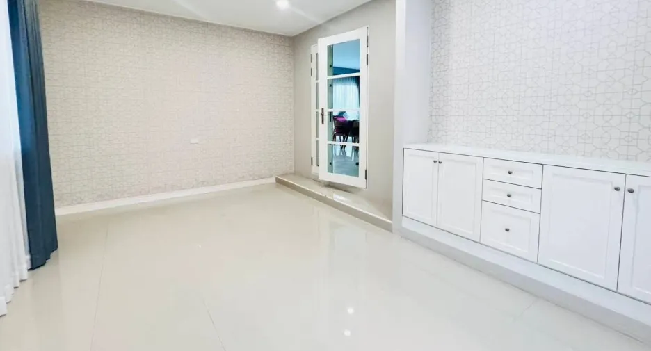For sale and for rent 3 bedrooms house in San Sai, Chiang Mai