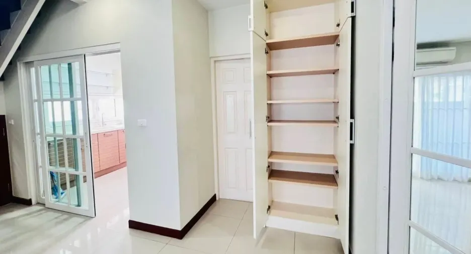 For sale and for rent 3 bedrooms house in San Sai, Chiang Mai