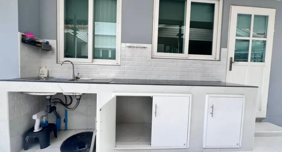 For sale and for rent 3 bedrooms house in San Sai, Chiang Mai