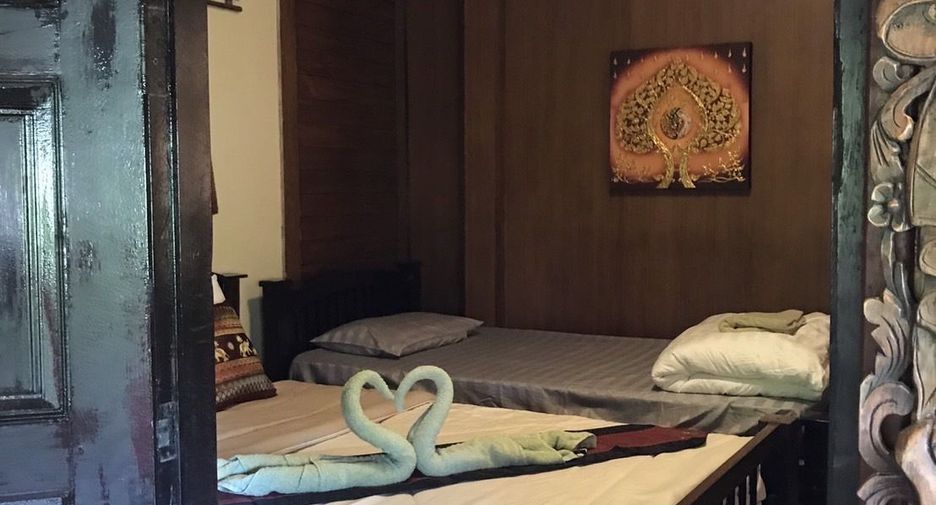 For sale 10 bedrooms hotel in Saraphi, Chiang Mai