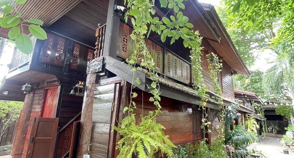 À vendre 10 chambres hôtel à Saraphi, Chiang Mai