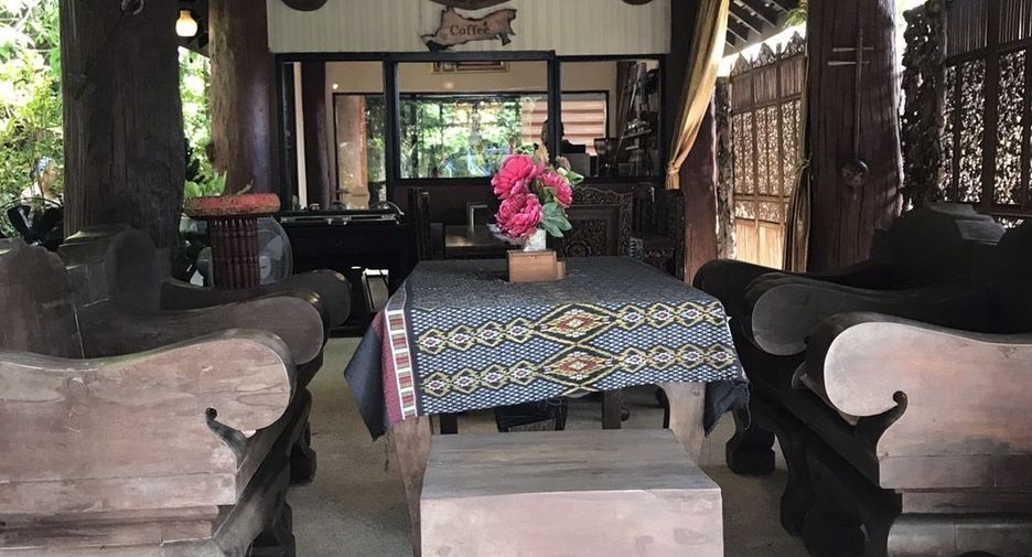 For sale 10 bedrooms hotel in Saraphi, Chiang Mai