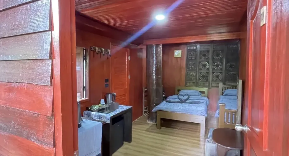À vendre 10 chambres hôtel à Saraphi, Chiang Mai