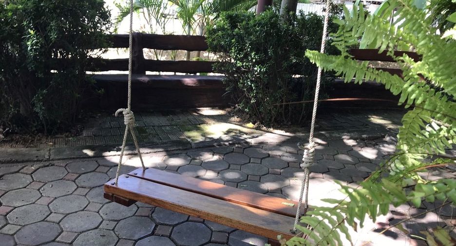 À vendre 10 chambres hôtel à Saraphi, Chiang Mai