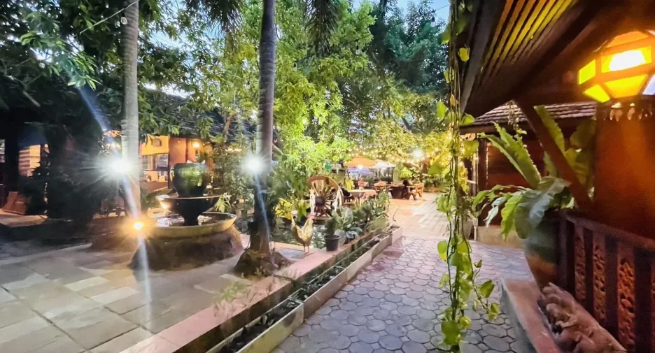 À vendre 10 chambres hôtel à Saraphi, Chiang Mai