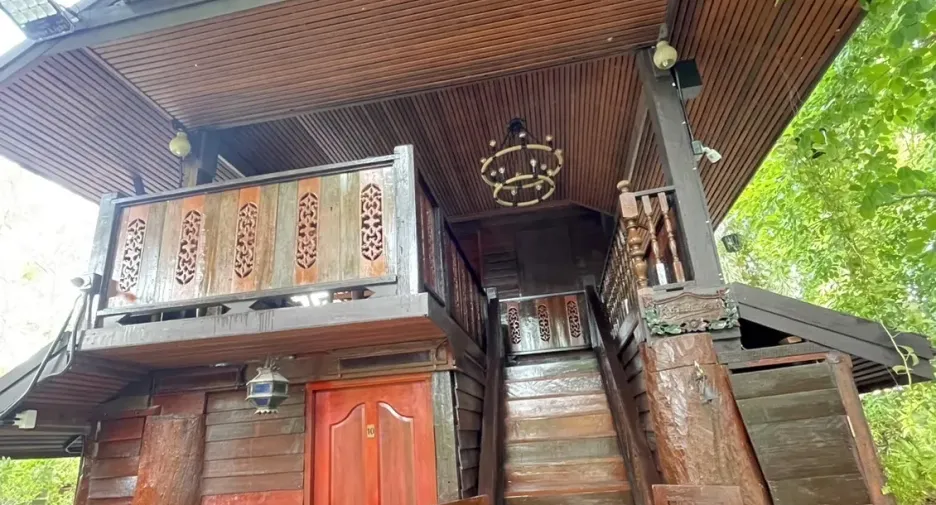 À vendre 10 chambres hôtel à Saraphi, Chiang Mai