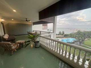 For rent 3 bedrooms condo in Na Jomtien, Pattaya