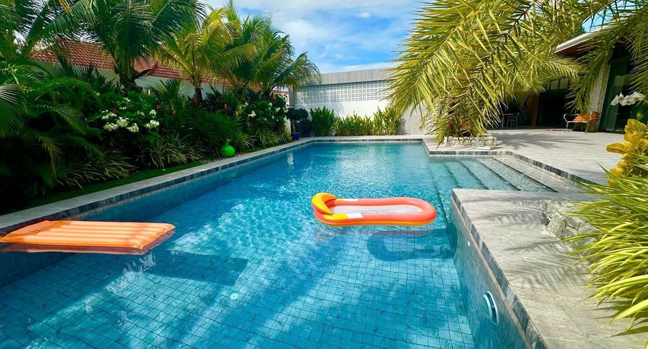For sale 4 bedrooms villa in Mueang Phuket, Phuket