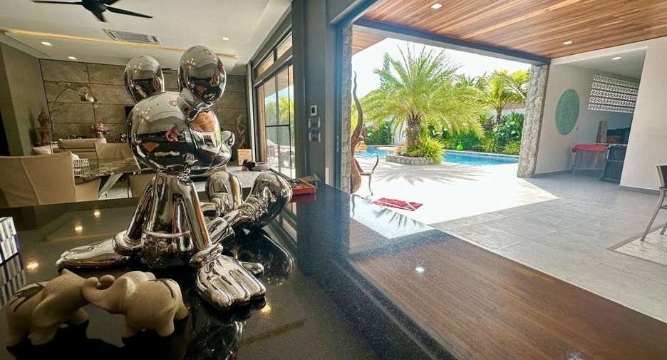 For sale 4 bedrooms villa in Mueang Phuket, Phuket