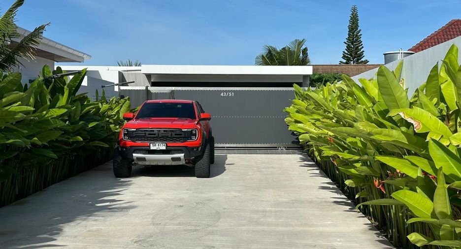 For sale 4 bedrooms villa in Mueang Phuket, Phuket
