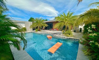 For sale 4 bedrooms villa in Mueang Phuket, Phuket