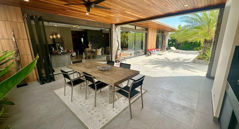 For sale 4 bedrooms villa in Mueang Phuket, Phuket
