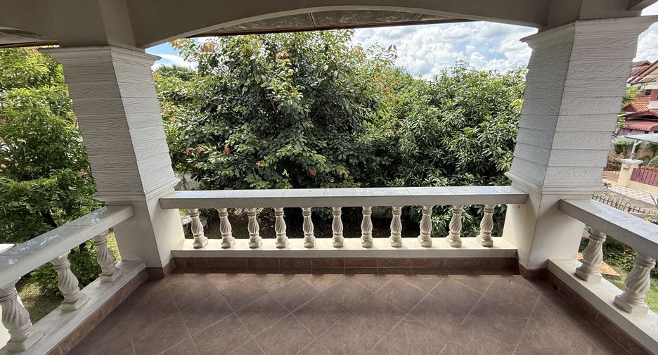 Casa en venta de 4 habitaciones en San Sai, Chiang Mai