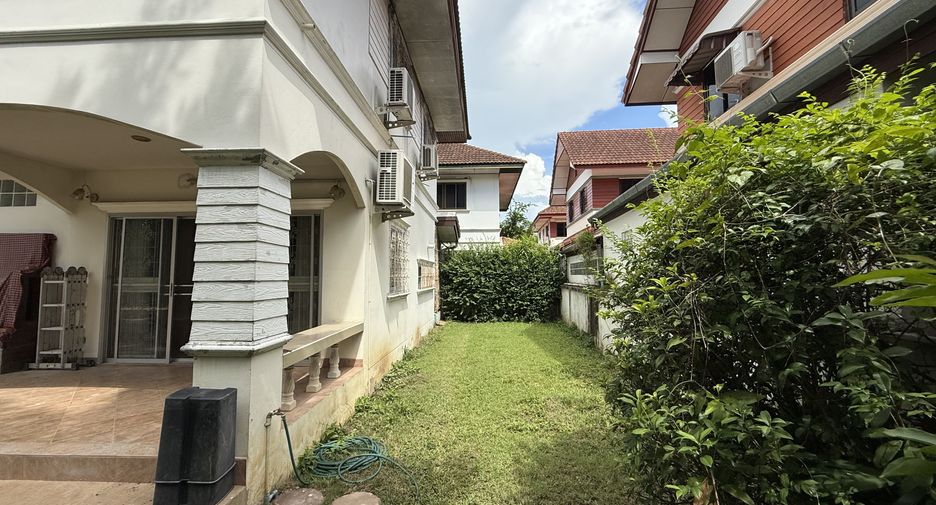 Casa en venta de 4 habitaciones en San Sai, Chiang Mai