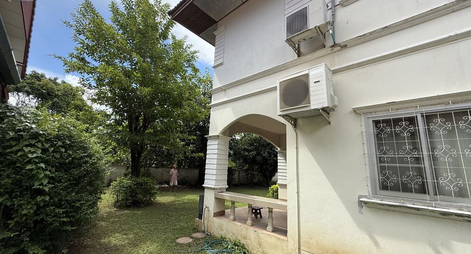 Casa en venta de 4 habitaciones en San Sai, Chiang Mai