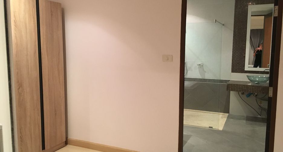 For sale 3 bedrooms condo in Bang Lamung, Chonburi