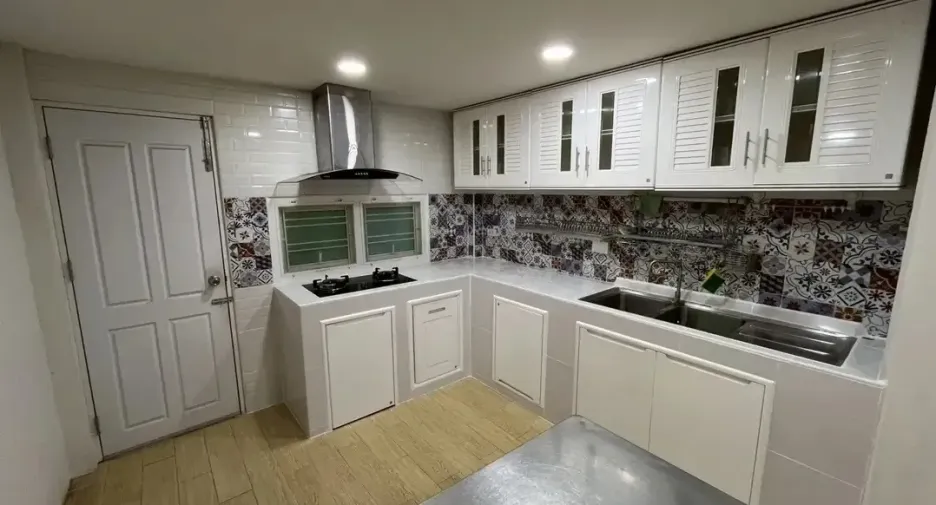 For rent 4 bedrooms house in Mueang Chiang Mai, Chiang Mai