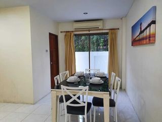 Casa adosada en alquiler de 4 habitaciones en Bang Lamung, Chonburi