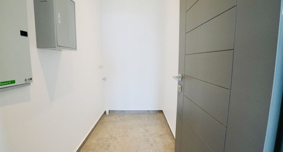For rent 4 bedrooms villa in Mueang Chiang Mai, Chiang Mai
