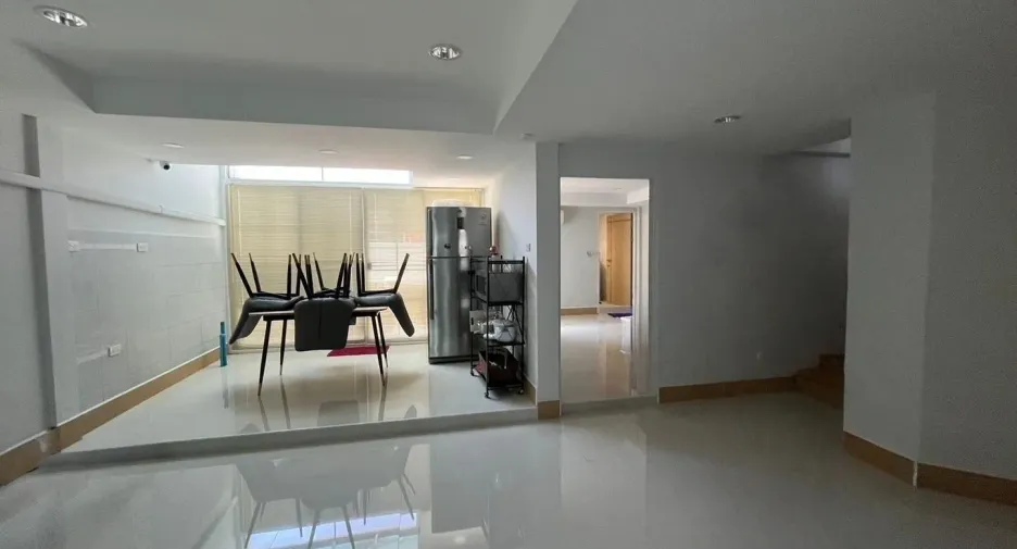 For sale and for rent 3 bedrooms house in Chatuchak, Bangkok