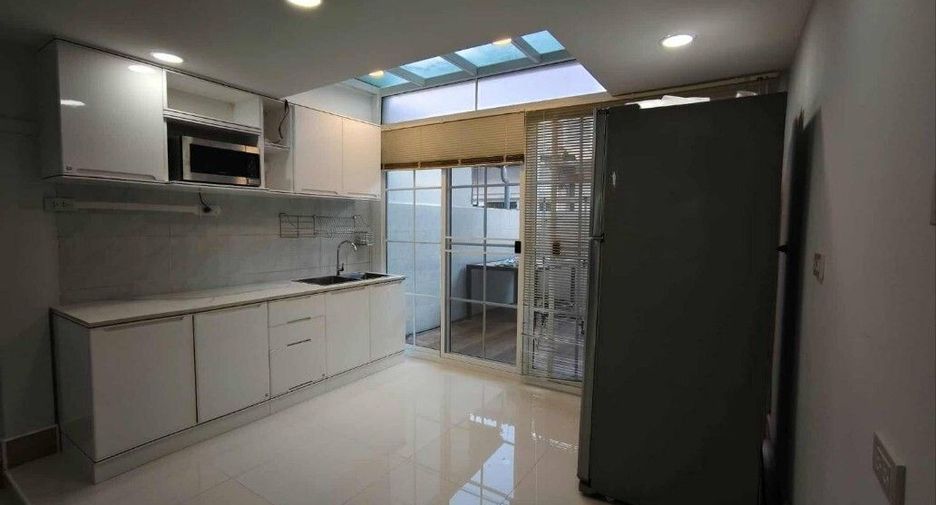 For sale and for rent 3 bedrooms house in Chatuchak, Bangkok