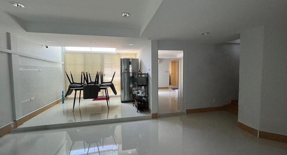 For sale and for rent 3 bedrooms house in Chatuchak, Bangkok