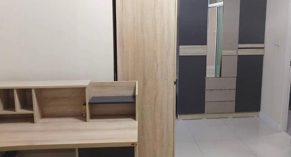 For rent 4 bedrooms townhouse in Mueang Chiang Mai, Chiang Mai