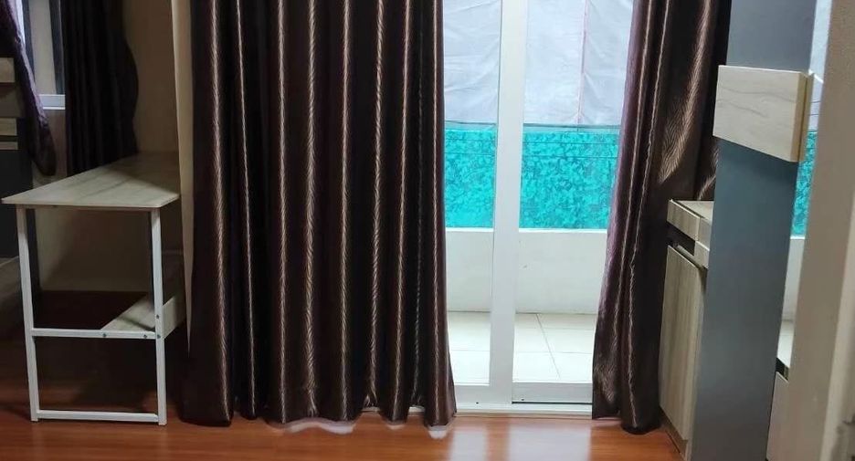 For rent 4 bedrooms townhouse in Mueang Chiang Mai, Chiang Mai