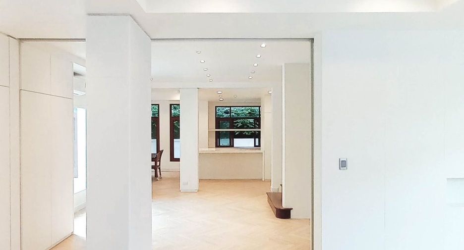 For sale and for rent 3 bedrooms house in Bang Kapi, Bangkok