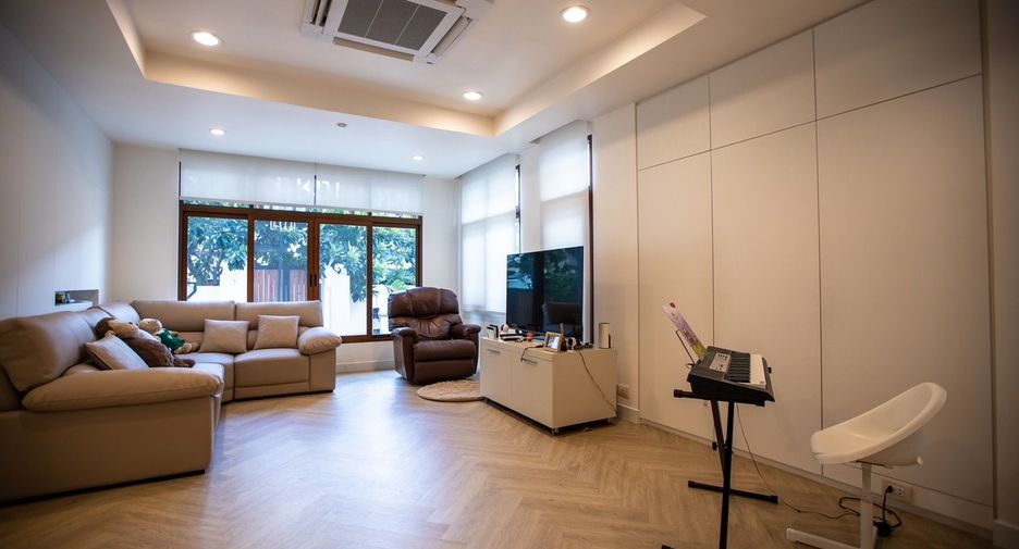 For sale and for rent 3 bedrooms house in Bang Kapi, Bangkok