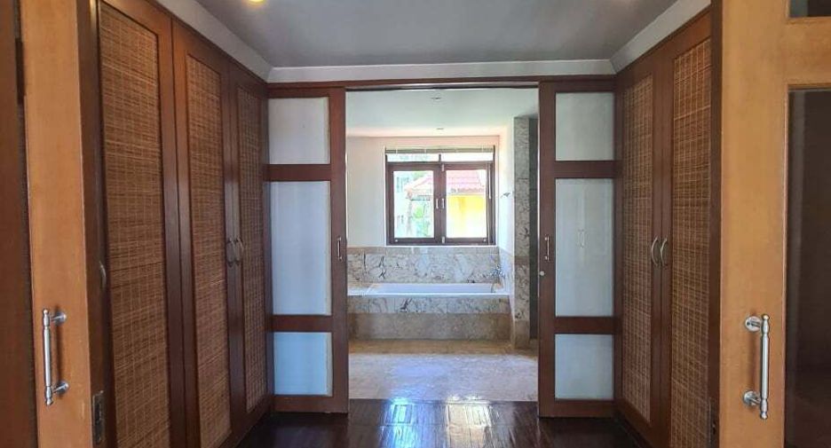 For rent 4 bedrooms villa in Ko Samui, Surat Thani