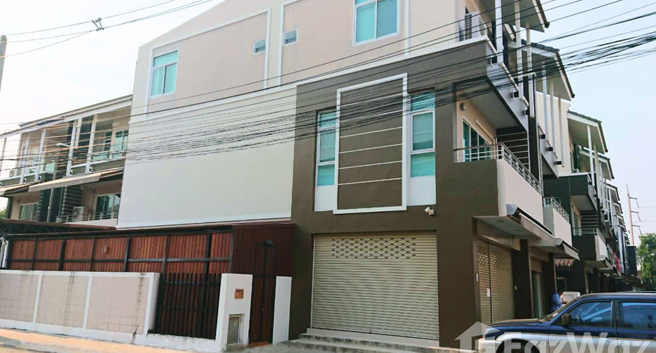 For sale 4 bedrooms retail Space in Mueang Chiang Mai, Chiang Mai