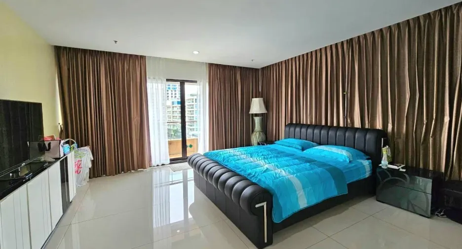 For sale 3 ベッドルーム condo in Bang Lamung, Chonburi