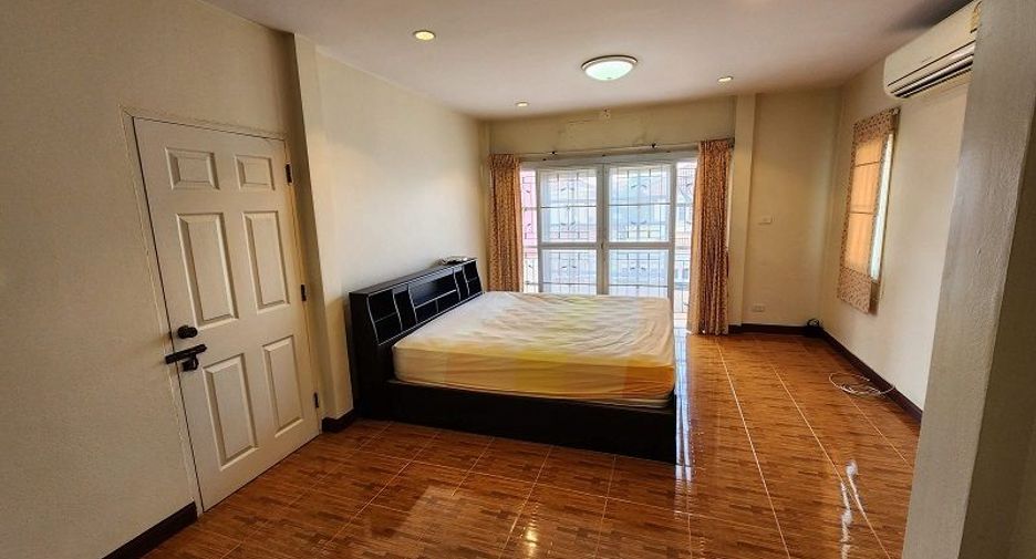 For rent 3 bedrooms house in Si Racha, Chonburi
