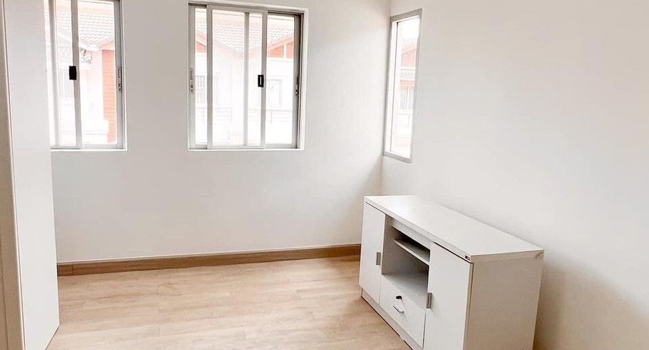 For sale 3 bedrooms townhouse in Bang Khun Thian, Bangkok