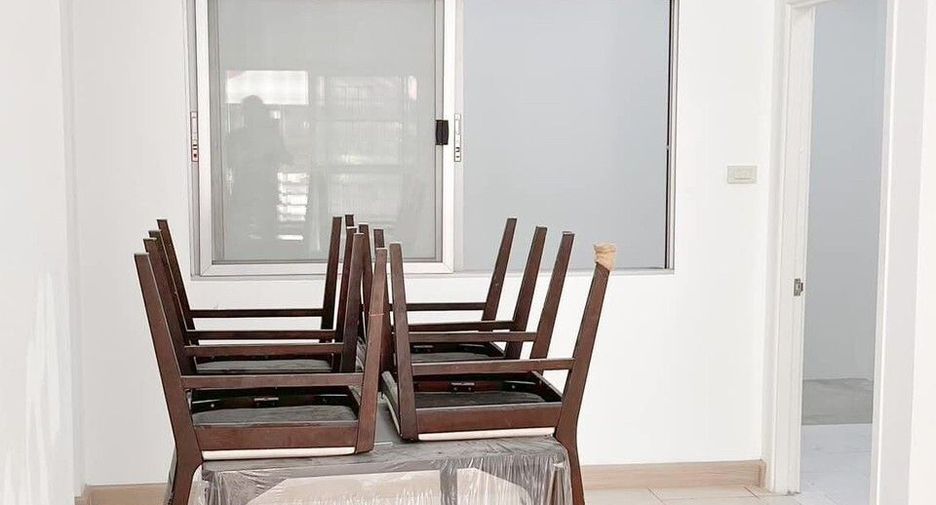For sale 3 bedrooms townhouse in Bang Khun Thian, Bangkok