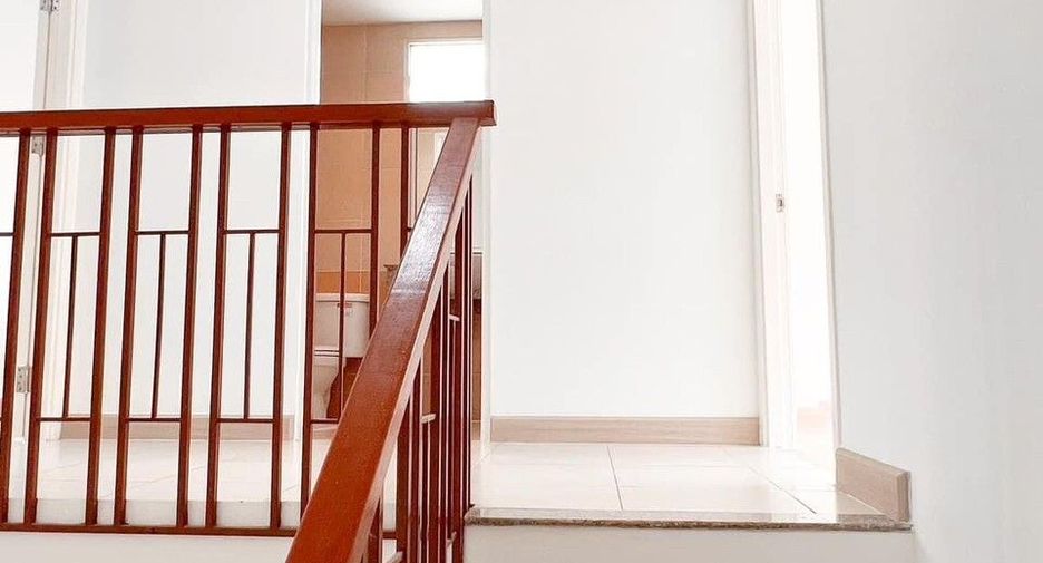 For sale 3 bedrooms townhouse in Bang Khun Thian, Bangkok