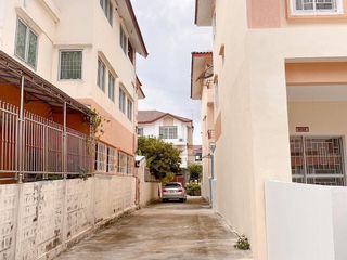 出售 3 卧室 联排别墅 在 Bang Khun Thian, 曼谷