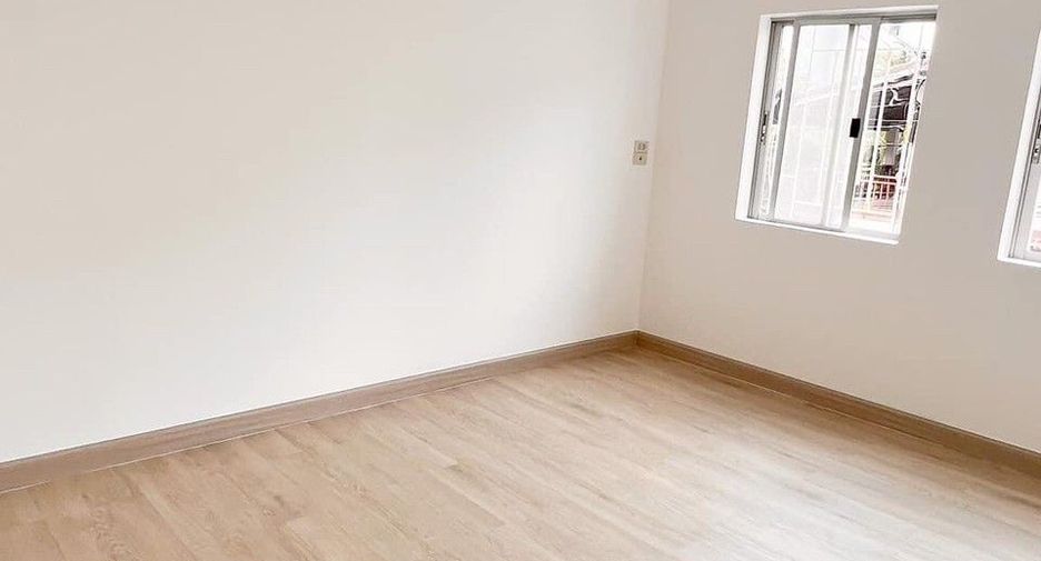 For sale 3 bedrooms townhouse in Bang Khun Thian, Bangkok