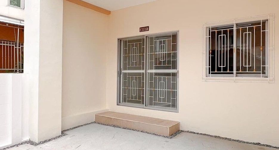 For sale 3 bedrooms townhouse in Bang Khun Thian, Bangkok