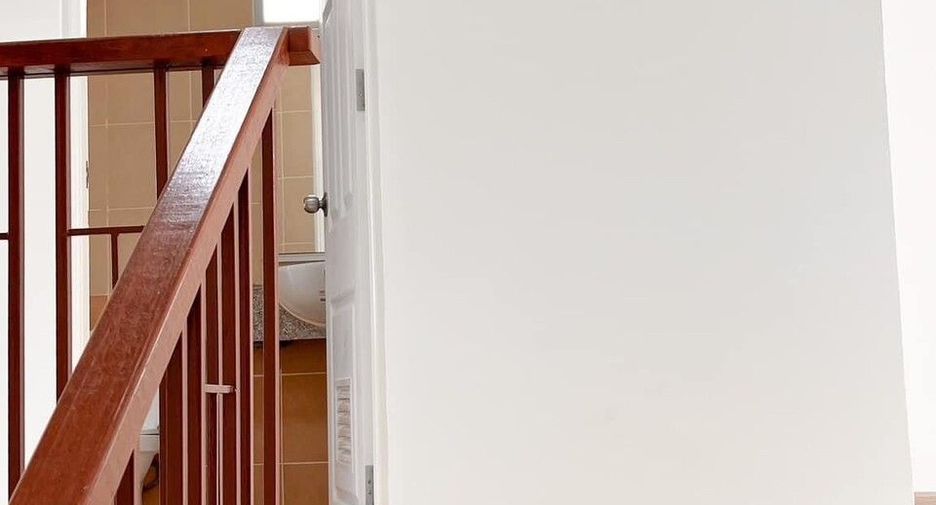 For sale 3 bedrooms townhouse in Bang Khun Thian, Bangkok