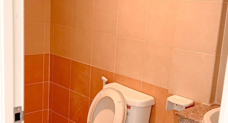 For sale 3 bedrooms townhouse in Bang Khun Thian, Bangkok