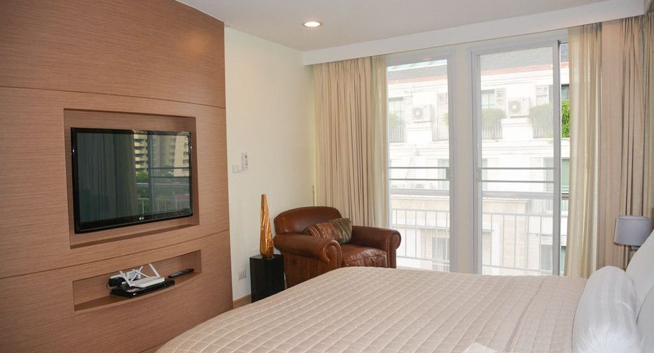 For sale 3 bedrooms condo in Watthana, Bangkok