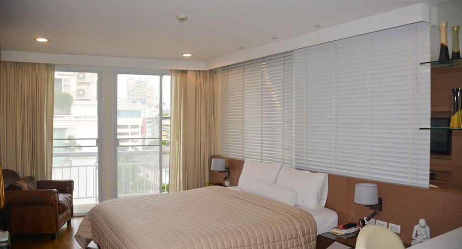 For sale 3 bedrooms condo in Watthana, Bangkok