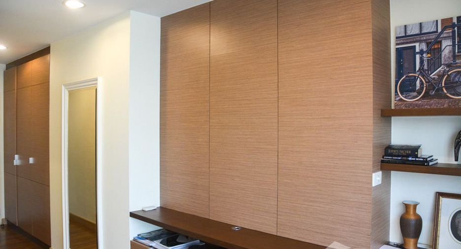 For sale 3 bedrooms condo in Watthana, Bangkok