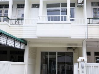 For sale 3 bedrooms townhouse in Bang Kapi, Bangkok