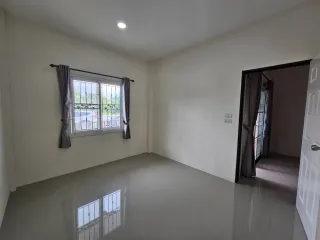Casa adosada en venta y en alquiler de 2 habitaciones en Bang Lamung, Chonburi