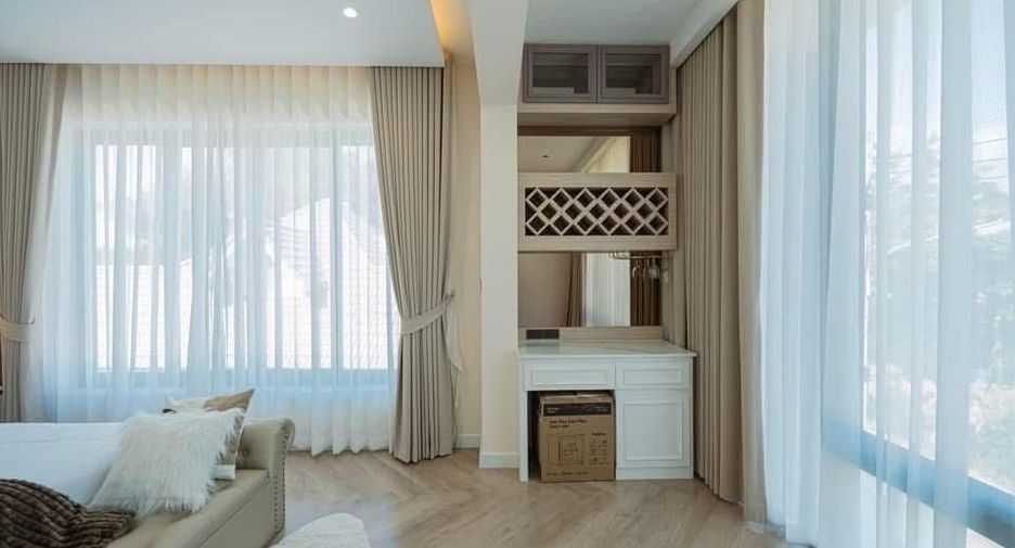 Villa en alquiler de 4 habitaciones en Mueang Chiang Mai, Chiang Mai