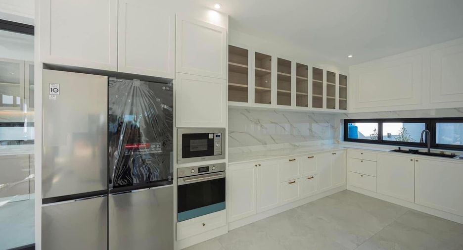 Villa en alquiler de 4 habitaciones en Mueang Chiang Mai, Chiang Mai