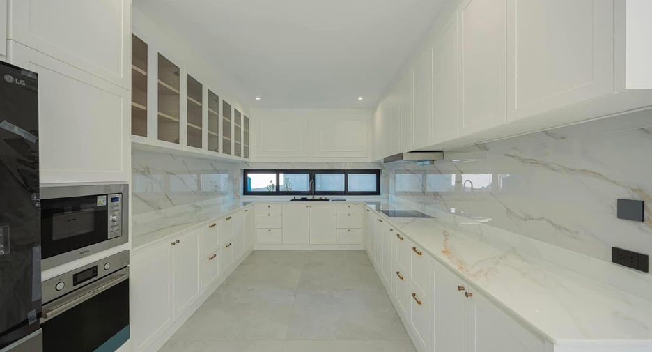 Villa en alquiler de 4 habitaciones en Mueang Chiang Mai, Chiang Mai